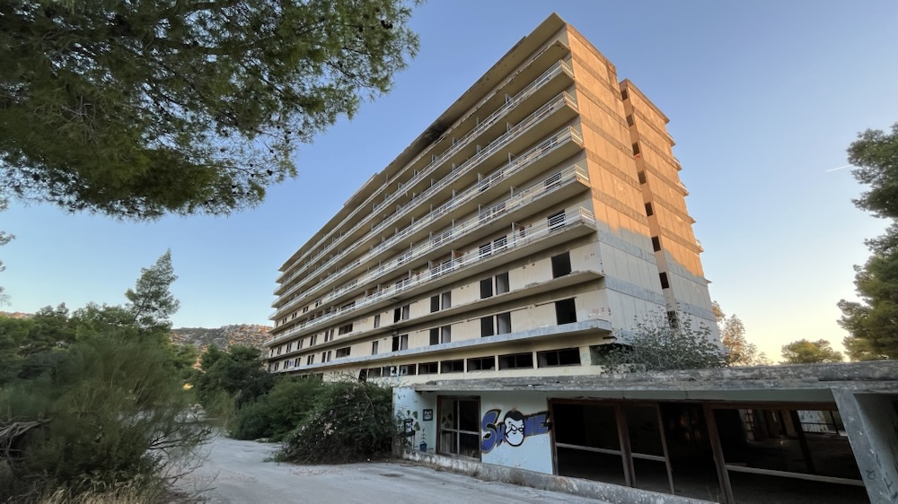 Faut que je me trouve un autre hôtel il semblerait
